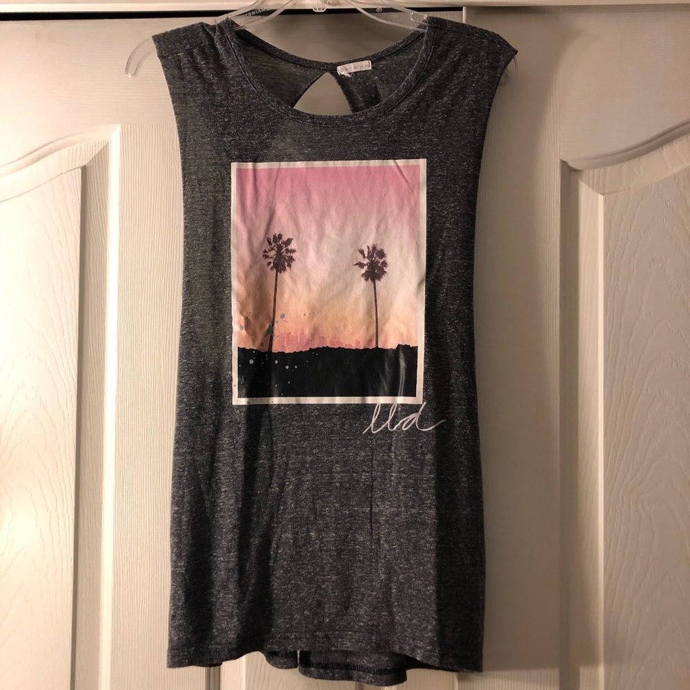 Cut-out Graphic T-shirt/ cover-up